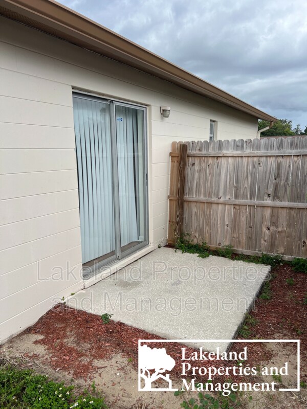 Building Photo - 5812 Charlton Dr