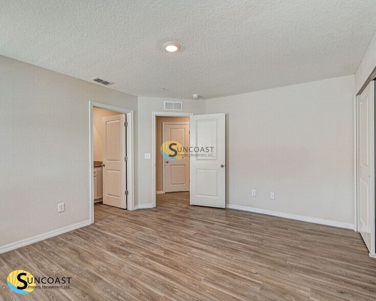 Building Photo - 9524 Hood Rd