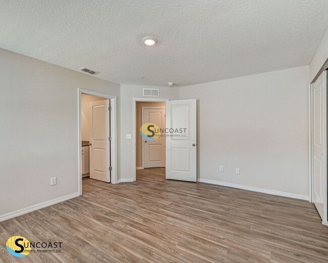 Building Photo - 9524 Hood Rd