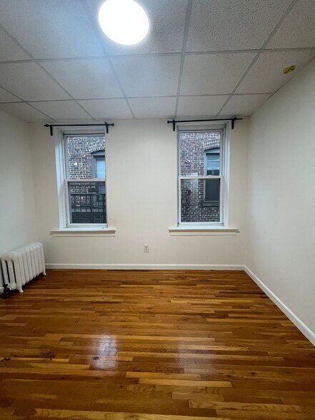 Building Photo - 179 W 48th St