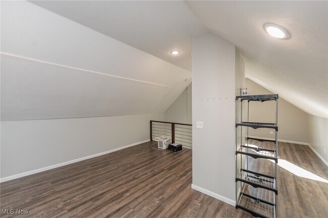 Building Photo - 2035 Chesterland Ave