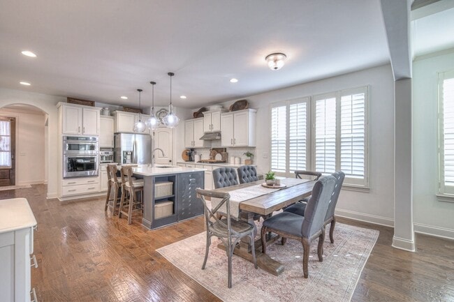 Building Photo - 3779 Wareham Dr