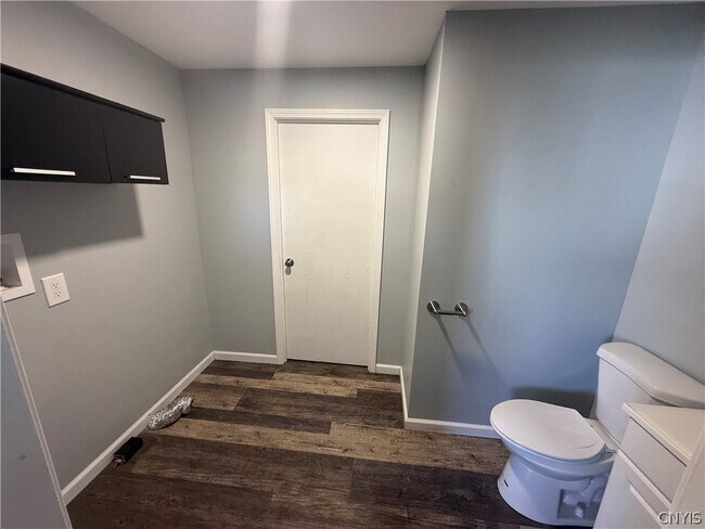 Building Photo - 417 Franklin St