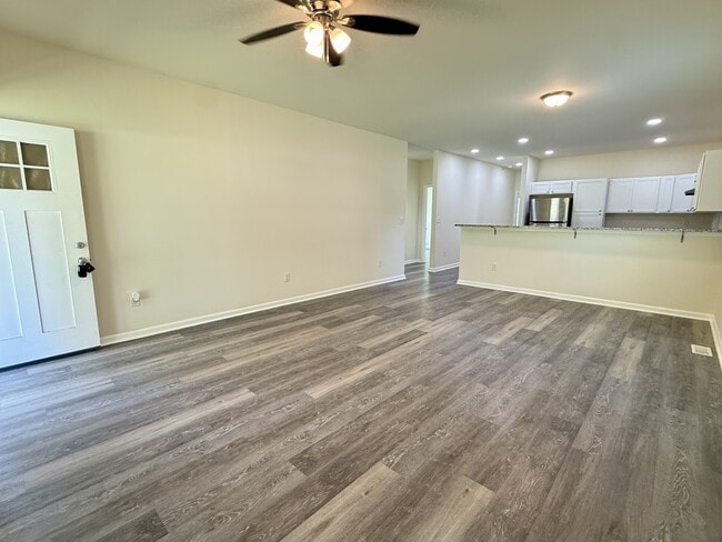 Building Photo - 1582 Hobbs Island Rd SE