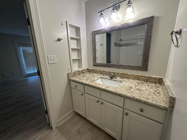 Building Photo - 838 Green Ridge Dr