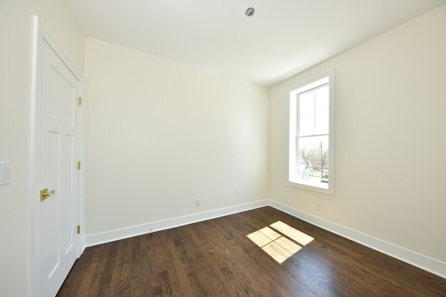 Southeast Bedroom - Looking from Doorway - 104 E Prospect St