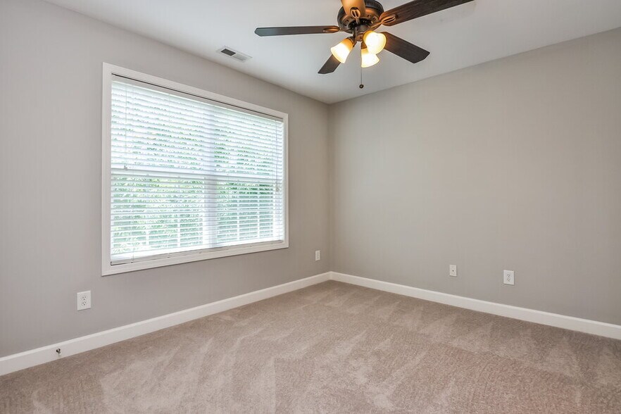 Building Photo - 1320 Trailing Rose Ct