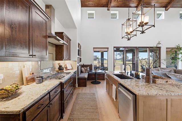 Building Photo - 570 S Point Ct