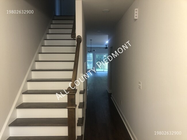 Building Photo - 3219 Credenza Rd
