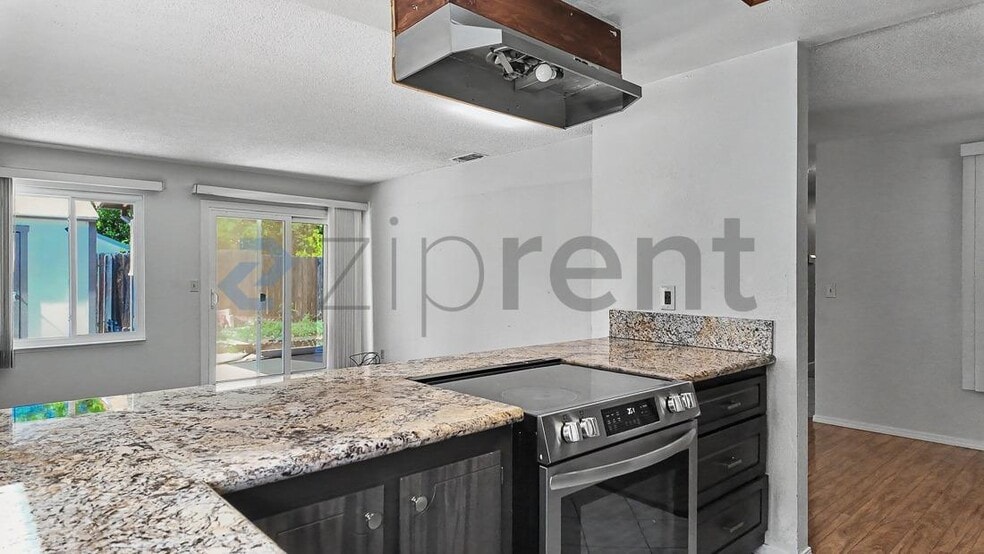 Building Photo - Unit 9517