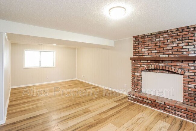 Building Photo - 1014 Lindenwood Ln