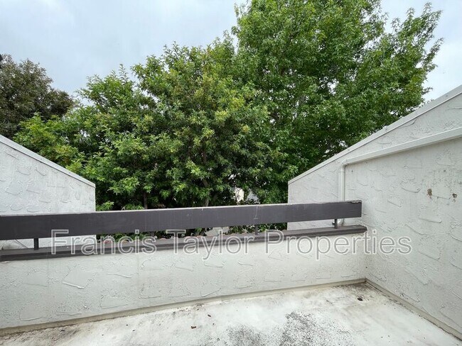 Building Photo - 7526 Jerez Ct