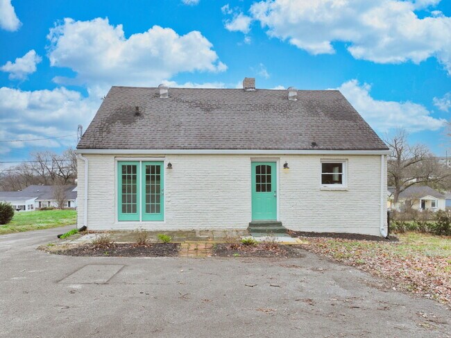 Building Photo - Renovated East Nashville Home | 3BR + Washer/Dryer + Off-Street Parking