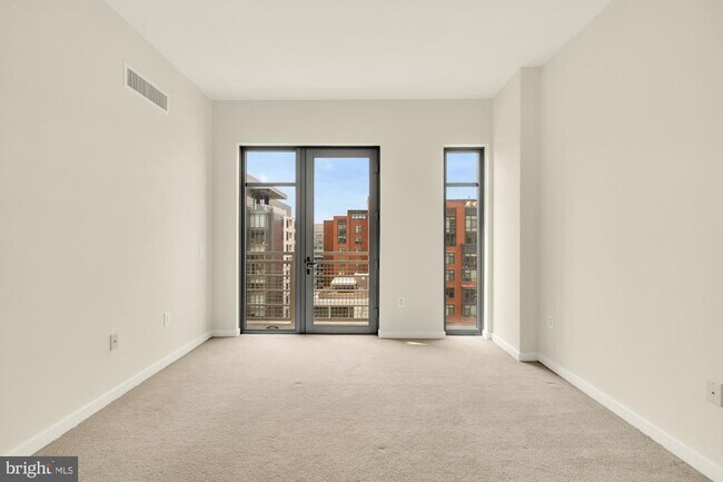 Building Photo - 475 K St NW