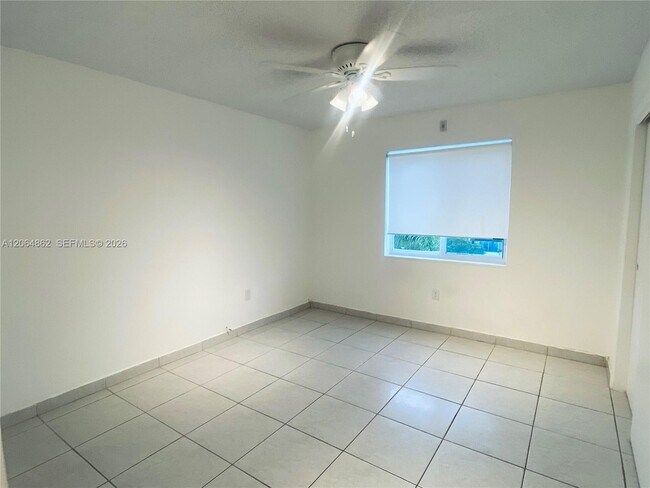 Building Photo - 3536 NE 168th St