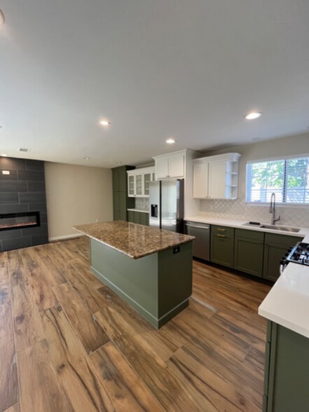 Building Photo - 3665 Argonne St