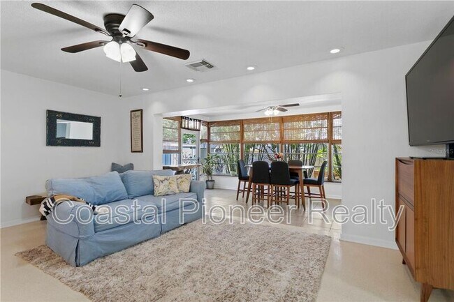 Building Photo - 232 Timberlane Dr