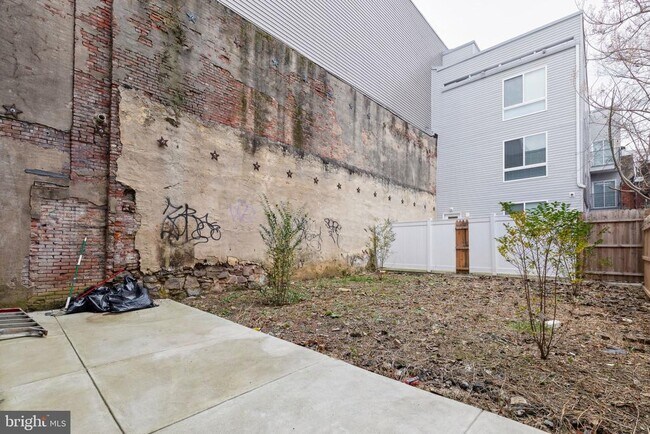 Building Photo - 1840 N Gratz St