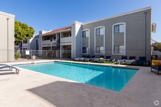 Building Photo - Papago Vista