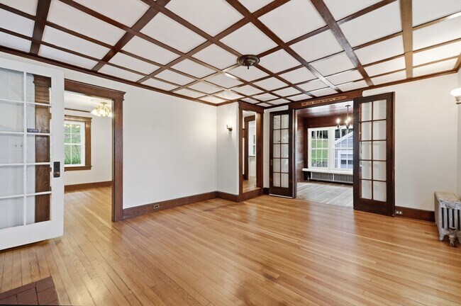 Building Photo - 24 Hildreth St