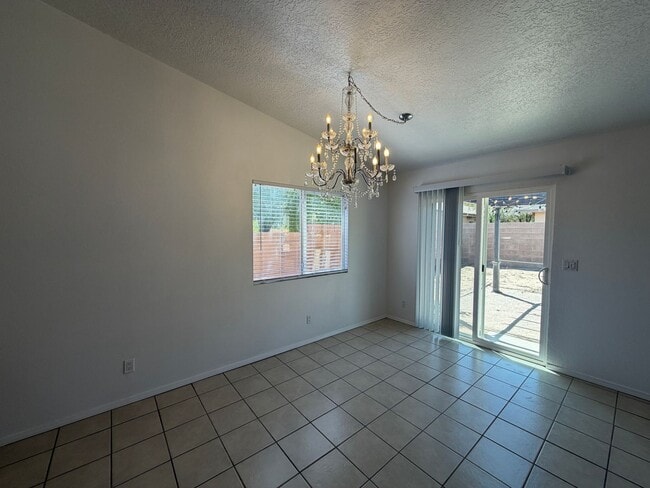 Building Photo - 1405 Secret Valley Dr SW