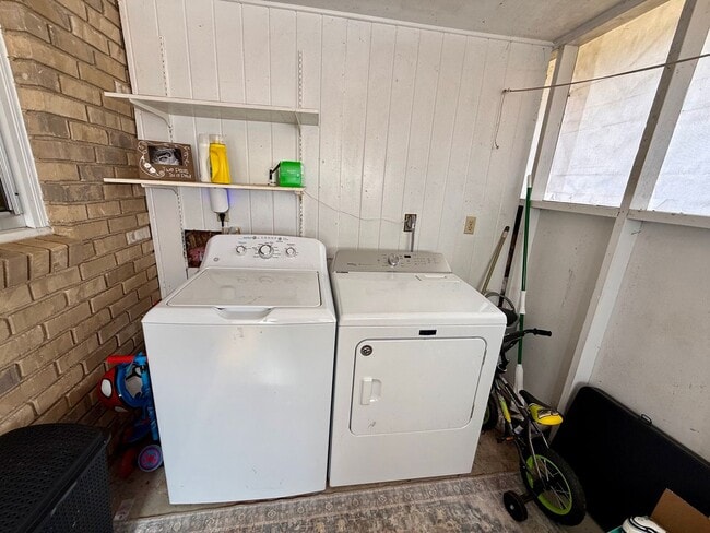 Building Photo - For Rent – 2 Bedroom Duplex in Watkinsville