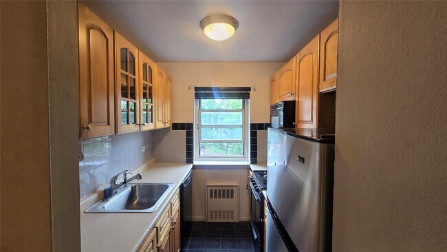Building Photo - 20 Secor Pl