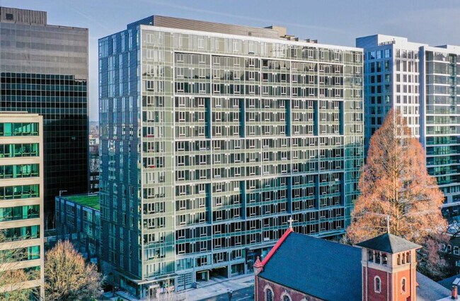 Building Photo - 1720 SW 4th Ave