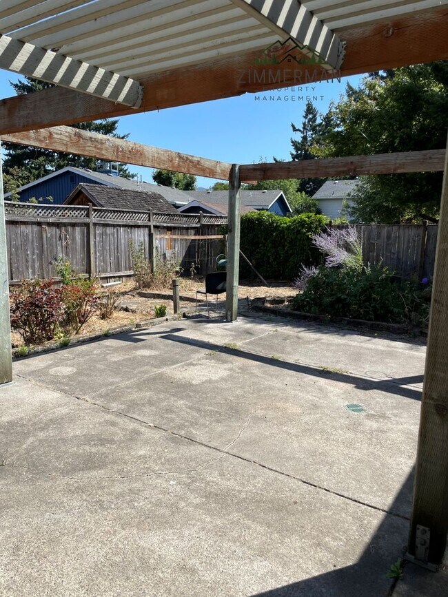 Building Photo - 3 Bedroom, 3 Bathroom Home in Beautiful Sh...