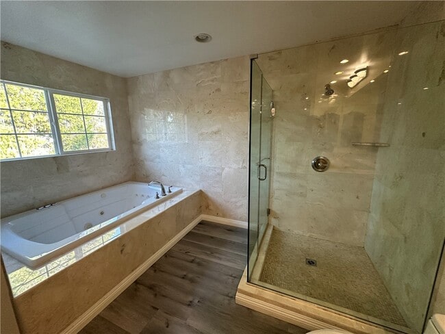 Building Photo - 324 Avenida Esplendor