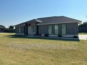 Building Photo - 5225 Red Maple Ave