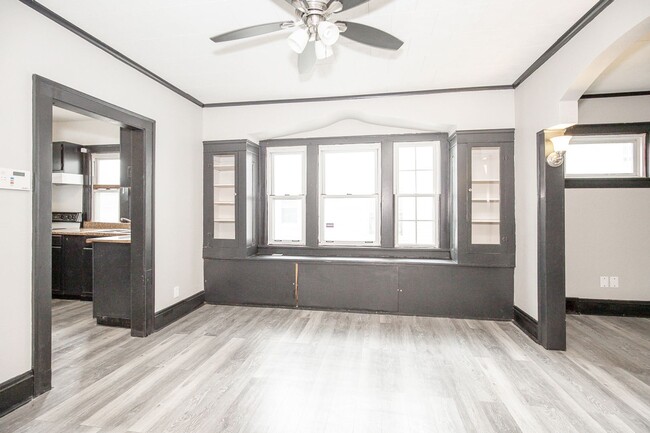 Building Photo - 4 BED 1 BATH BEAUTIFUL SINGLE FAMILY HOME ...