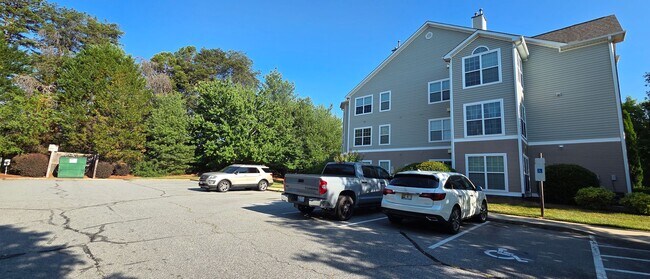 Building Photo - 130 Shallowford Reserve Dr