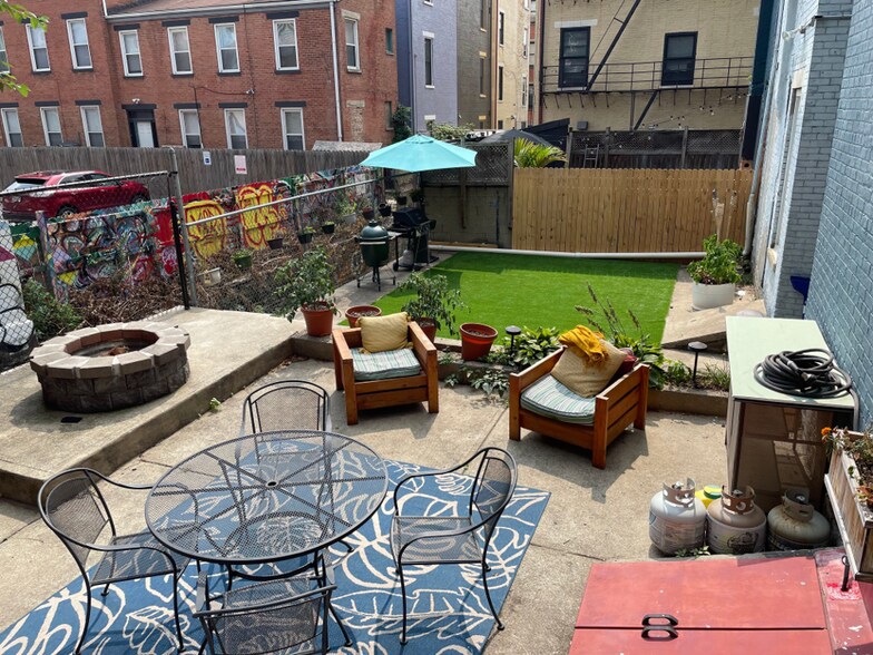 Building Photo - 521 E 13th St