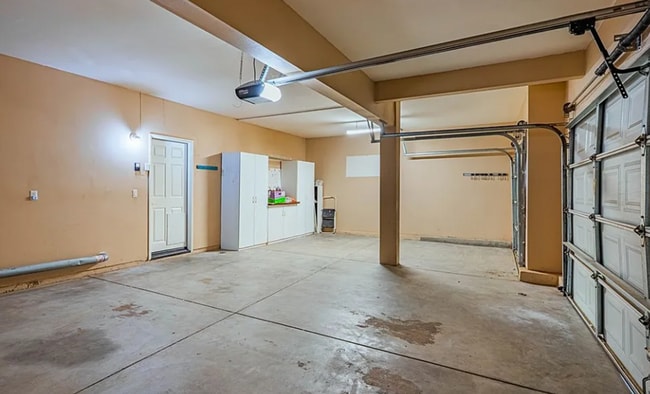 Building Photo - Gorgeous Four Bedroom Three Bathroom Home ...