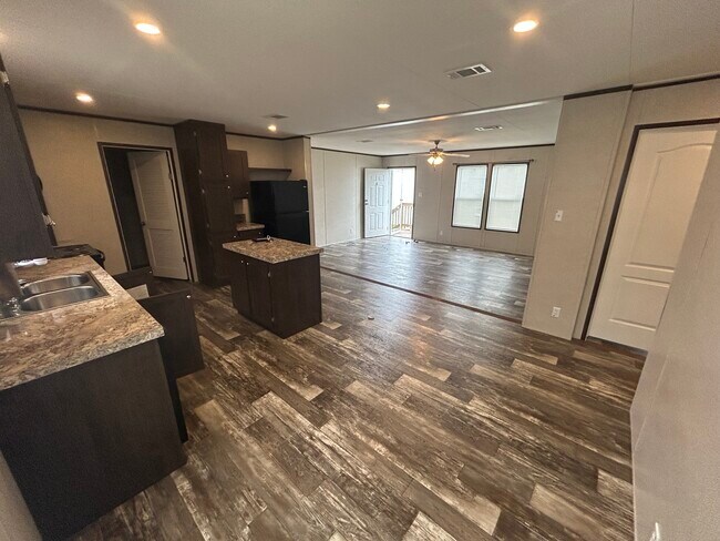 Building Photo - 113 Atakapa Ct