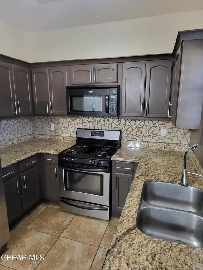 Building Photo - 14681 Spanish Point Dr