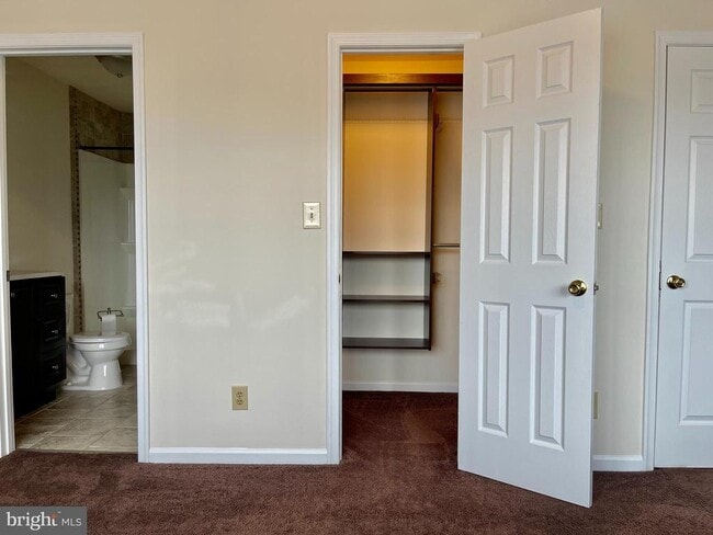 Building Photo - 501 Tolbelt Ct