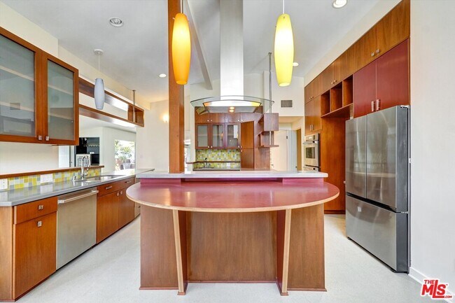 Building Photo - 2755 Carmar Dr