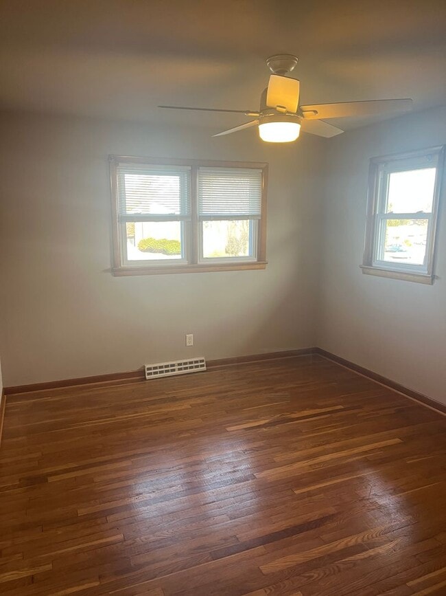 Building Photo - 2006 White St