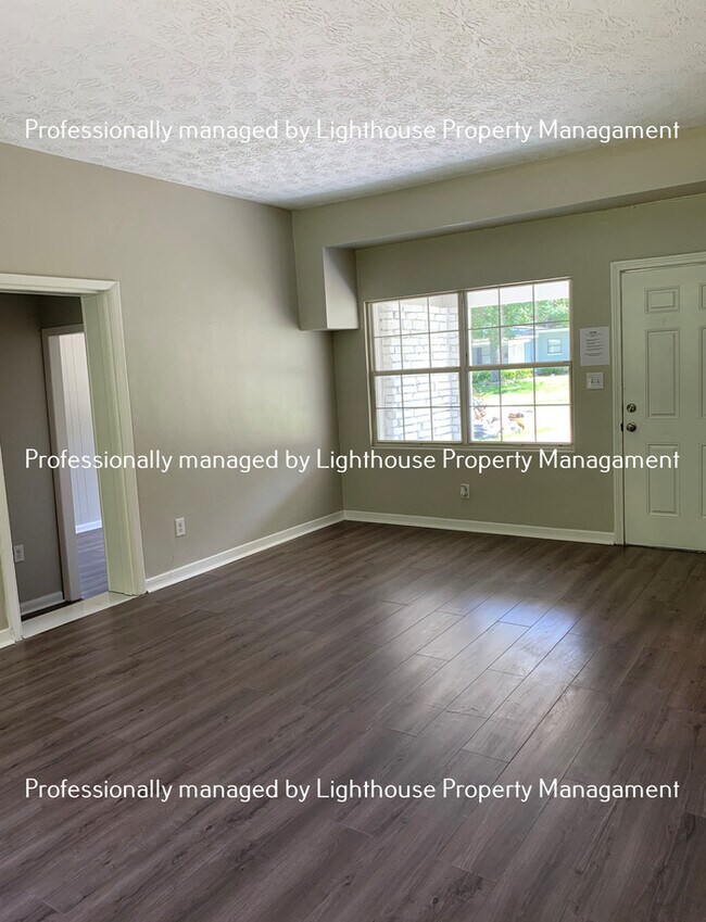 Building Photo - Bright 3 Bedroom Home With Open Layout And Storage Space