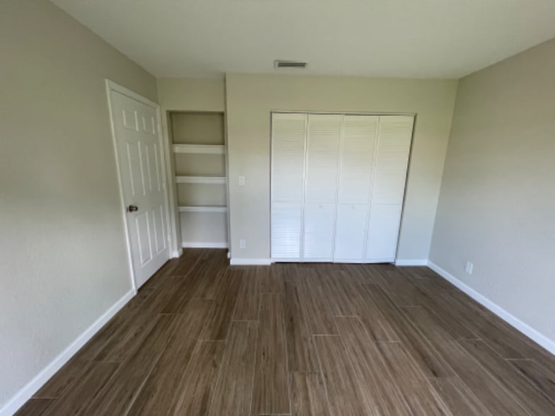 Building Photo - M0NTANTE Montante Blvd