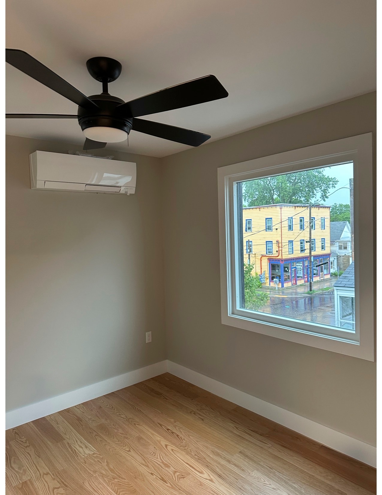 Building Photo - 180 N Winooski Ave