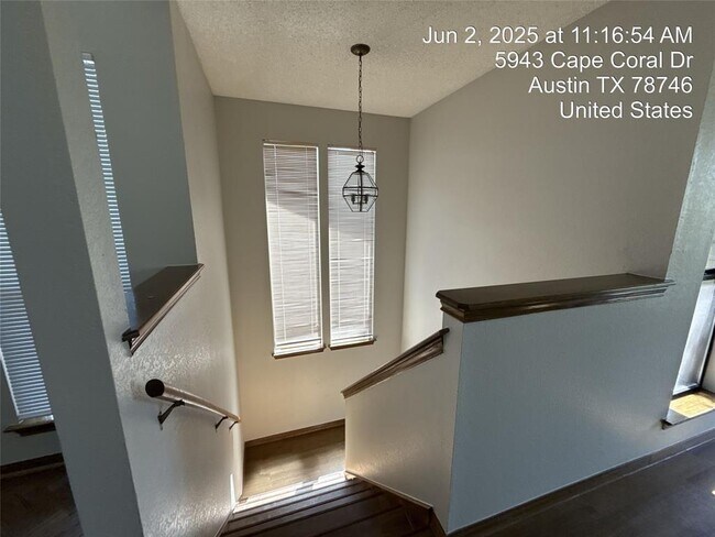 Building Photo - 5943 Cape Coral Dr