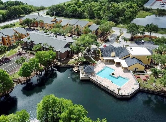 Building Photo - V425