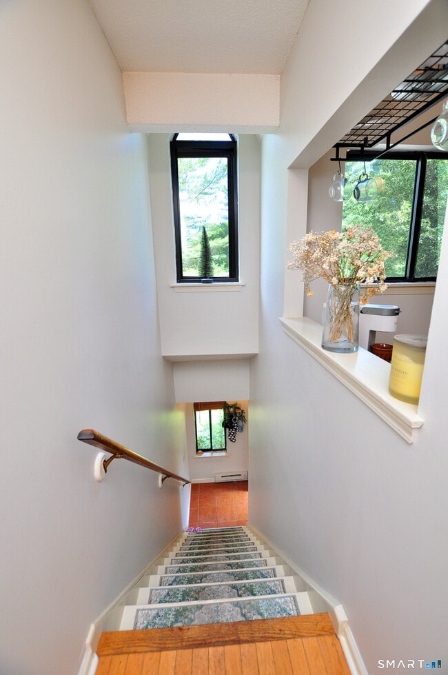 Building Photo - 30 Simsbury Landing
