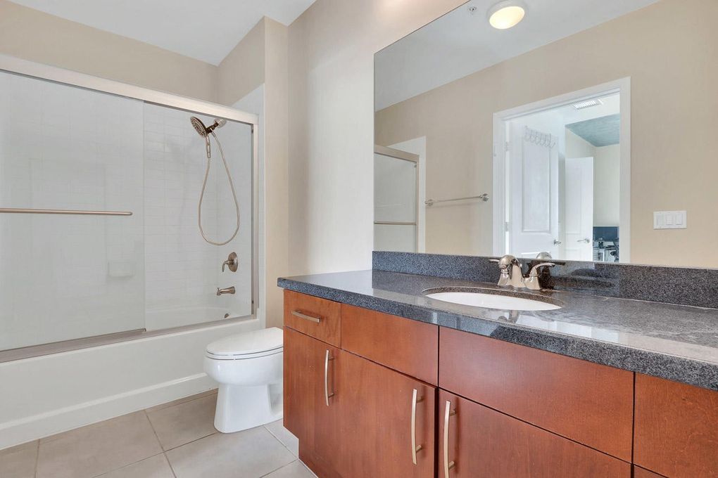 Building Photo - 300 S Australian Ave