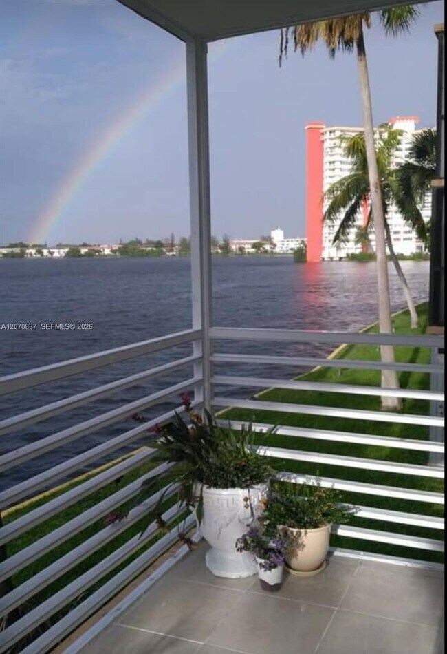 Building Photo - 1175 NE Miami Gardens Dr
