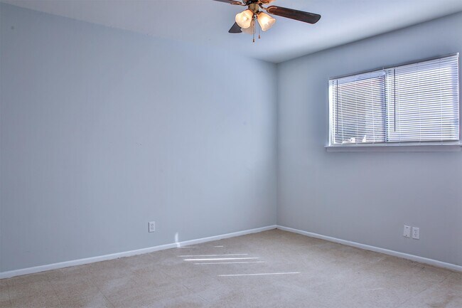 Building Photo - 9518 Millbrook Dr
