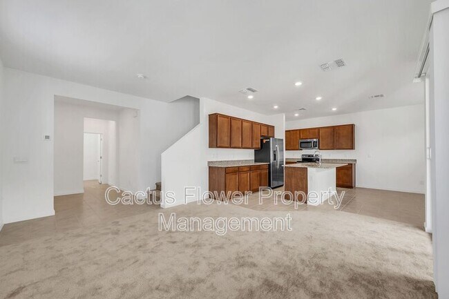 Building Photo - 9850 E Tamery Ave